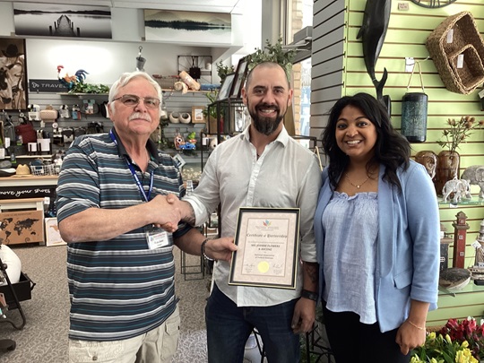 Glen Jones with Kyle and Alica Pettinger.